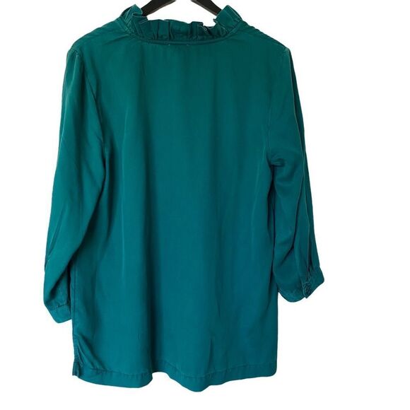 Green Ruffled V-Neck Long Sleeve Pullover Blouse - Picture 2 of 7